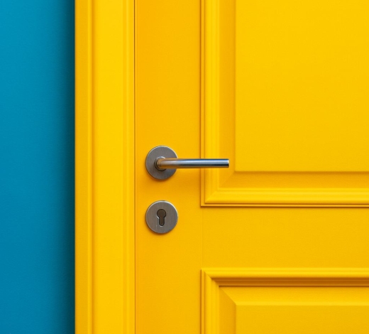 Покраска пластиковых дверей 1